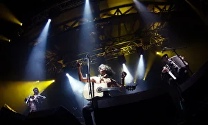 Gogol Bordello привезли акустический «джипси-панк» в Москву