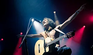 Gogol Bordello привезли акустический «джипси-панк» в Москву