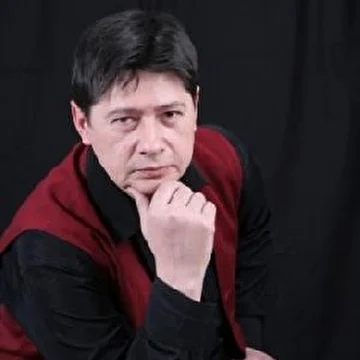 Олег Изумрудов