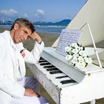 СЕРГЕЙ СУХАНОВ