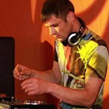 DJ VEDJIK