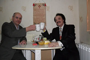 Дома у лучшего друга и помощника Александра Сергеевича Денисова. 