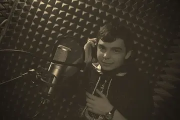 в студии
