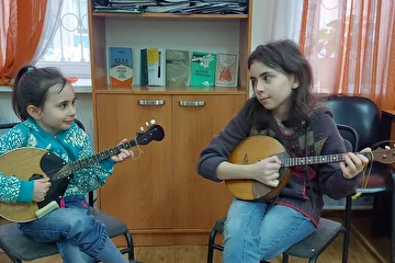 Две сестрички - Ниночка и Варенька. 2024 г.