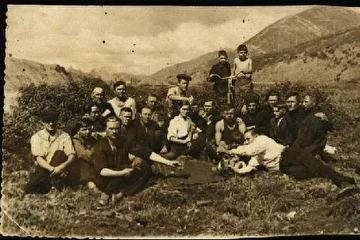 Примерно 1953 год. Никого не знаю. Может кто подскажет...