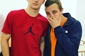 САША_ФЕНИКС |Александр Малинкин
Вконтакте : 
https://vk.com/alexanderphoenix
Instagram : 
https://www.instagram.com/alexanderphoenixrap/
Группа вконтакте :
https://vk.com/alexanderphoenixrapbloger
#САША_ФЕНИКС #Литвин #Суба

Музыкант Пранкер Вайнер Видеоблогер