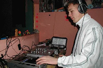 БЫЛО ЖАРКО