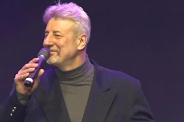 Андрей В. Евсеев на сцене А2 Green Concert (Санкт-Петербург, 27 февраля 2017 г.).
Исполняется песня "Марина-Магдалина".