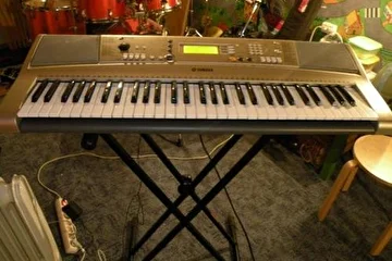 Синтезатор Yamaha PSR-E313