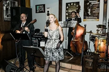 Джазовые вечера в ресторане ДИКСИЛЕНД (Киев). Ригонда BAND с ретро-программой ВНОВЬ ИГРАЕТ РАДИОЛА... Октябрь 2013.