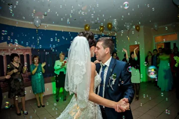 Воздушные пузыри, могут стать ярким спецэффектом твоей свадьбы, не оставившим равнодушным никого.