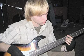 Менеджер)(бывший ударник)