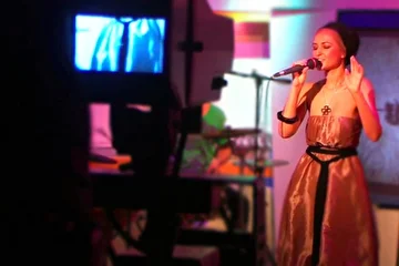 Певица XENA (Ксена) в программе «Unplugged» на телеканале «ТВ АРМ». 
http://youtu.be/095eETvJr10
www.xenamusic.ru
#xenamusic @xenamusic