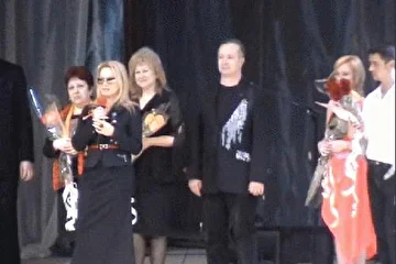 Юлю поздравляет Лариса Долина!