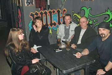 Станислав Дивишек -бас (справа), с нашими друзьями и подругами