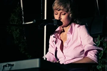 29-07-2010, Москва.
аккомпанемент на кахоне - Катерина Глибина