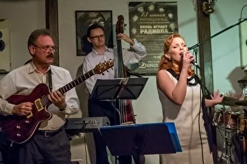 Джазовые вечера в ресторане ДИКСИЛЕНД (Киев). Ригонда BAND с ретро-программой ВНОВЬ ИГРАЕТ РАДИОЛА... Июнь 2013.