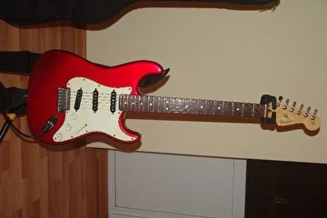 Fender American Stratocaster 50-annivessary-real modern american strat!DiMarzio Fast Track in bridge position rocks well))
SOLD.