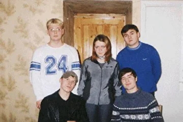 Снимок сделан для интервью в газету. Слева направо: Дима, Денис (Дэнчик), Галя, Саня и Джон.