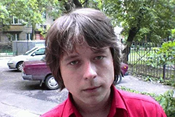 Тусы у него на хате сотрясали весь дом в ритме хопа