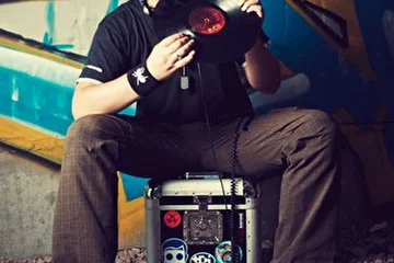 Da White (Synthesis Music Media)