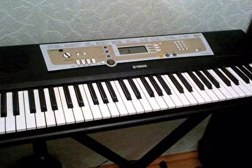 Синтезатор Yamaha R-200
