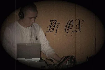 DJ
