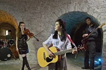 Группа Добрый Шубинъ на съемках клипа на песню Новый Мир, Старая Ладога