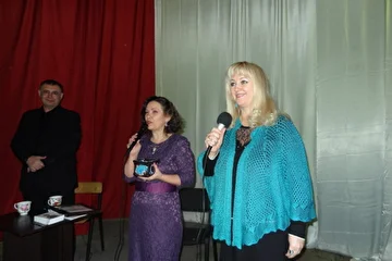 Наталья Пендюрина (ведущая), и  дуэт: Елена Полонская и Евгений Симонов 04.01.2015