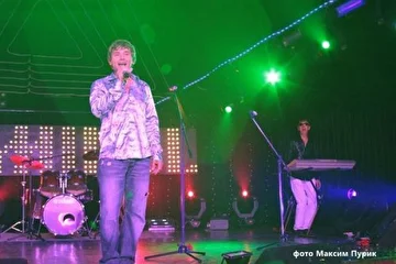 "Сказка о любви"от группы "Комиссар".20.08.11г.За клавишами Павел Гладунов