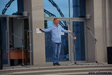 Концерт, посвящённый Дню семьи, любви и верности!
ДК "Оренбуржье" (8.07.2012)