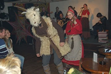 Празднование Коляды в клубе Табула Раса, декабрь 2007 года, мистерия "Шествие с козой"