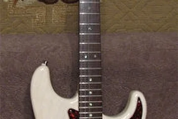 Fender American Deluxe Stratocaster.1998.made in USA.
ash&HSS configuration.amazing stratocaster.
SOLD.