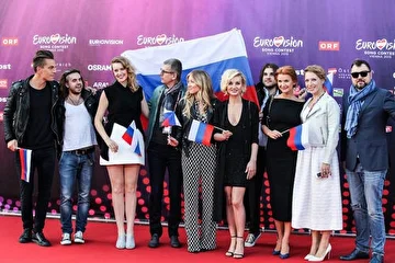 	
Габриэль Аларес - Никита Поздняков - Кэт Винтер - Юрий Аксюта - Александра Белякова - Полина Гагарина - Александр Поздняков - Татьяна Косова - Яна Чурикова - Алексей Голубев - Красная дорожка - Церемония открытия - Евровидение 2015 - Вена.
