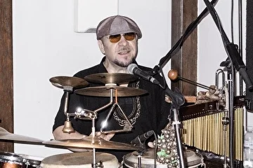 Джазовые вечера в ресторане ДИКСИЛЕНД (Киев). Ригонда BAND с ретро-программой ВНОВЬ ИГРАЕТ РАДИОЛА... Октябрь 2013.