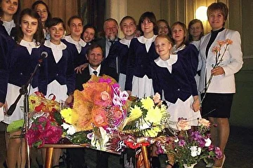 Детский хор "Эдельвейс" под руководством Сарии Малюковой в юбилейном авторском концерте Владимира Сидорова.