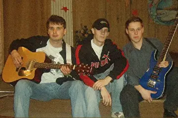 Слева направо: Shuriman, MC Кролик, Den RAY.