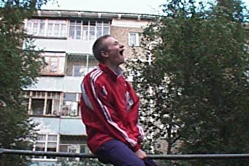 Бедные его ....:)