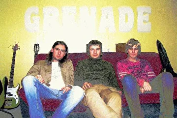 GRENADE  IN D`STUDIO