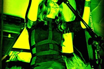 Концертное фото - Live at Cyber goth party "Human Battery" 2005
Maria "MZ" Zakharova