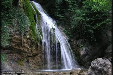 Водопад (моё фото) в крыму.
Назвается Джур Джур.
Очень живописный. По моему получилось передать это на фото.