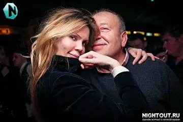 ВИКТОР ПЕЛЕНЯГРЭ ХИТМЕЙКЕР НАПИСАВШИЙ "КАК УПОИТЕЛЬНЫ В РОСИИ ВЕЧЕРА" "ШАРМАНКУ" "ПОЗОВИ МЕНЯ ТИХО ПО ИМЕНИ" И МОИ НАШИ БУДУЩИЕ ХИТЫ НЕСОМНЕННО....