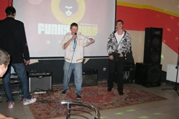"FunkyHOUSE" г.Энергодар 2010 ,
Выступаю с Snik`ом