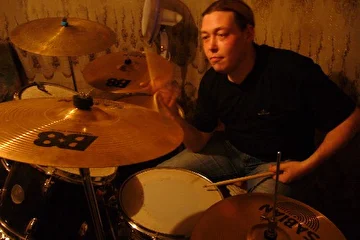 Фёдор Курин - барабанщик рок-группы АРГЕНТУМ в период с 2006 по 2010год.