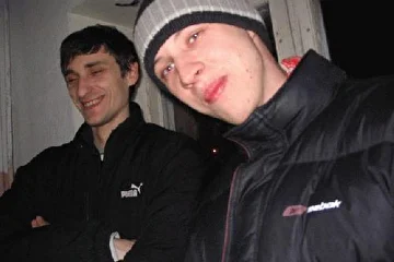 в том же подъезде...пьём...