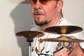 Джазовые вечера в ресторане ДИКСИЛЕНД (Киев). Ригонда BAND с ретро-программой ВНОВЬ ИГРАЕТ РАДИОЛА... Июнь 2013.