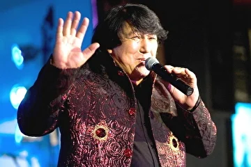 На концерте .Хусан Карабаев