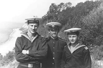 На военно-морских сборах. Андрей слева.
Калининградская область. Село Донское.
Август, 1986 год.