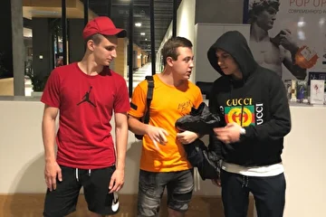 САША_ФЕНИКС |Александр Малинкин
Вконтакте : 
https://vk.com/alexanderphoenix
Instagram : 
https://www.instagram.com/alexanderphoenixrap/
Группа вконтакте :
https://vk.com/alexanderphoenixrapbloger
#САША_ФЕНИКС #Литвин #Суба

Музыкант Пранкер Вайнер Видеоблогер