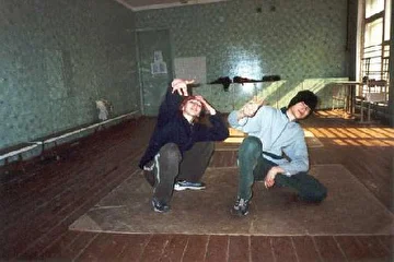 Bledniy и DJ Jay-D (cлево направо).
9 класс 2001 год в школе номер 9 города Одинцово!